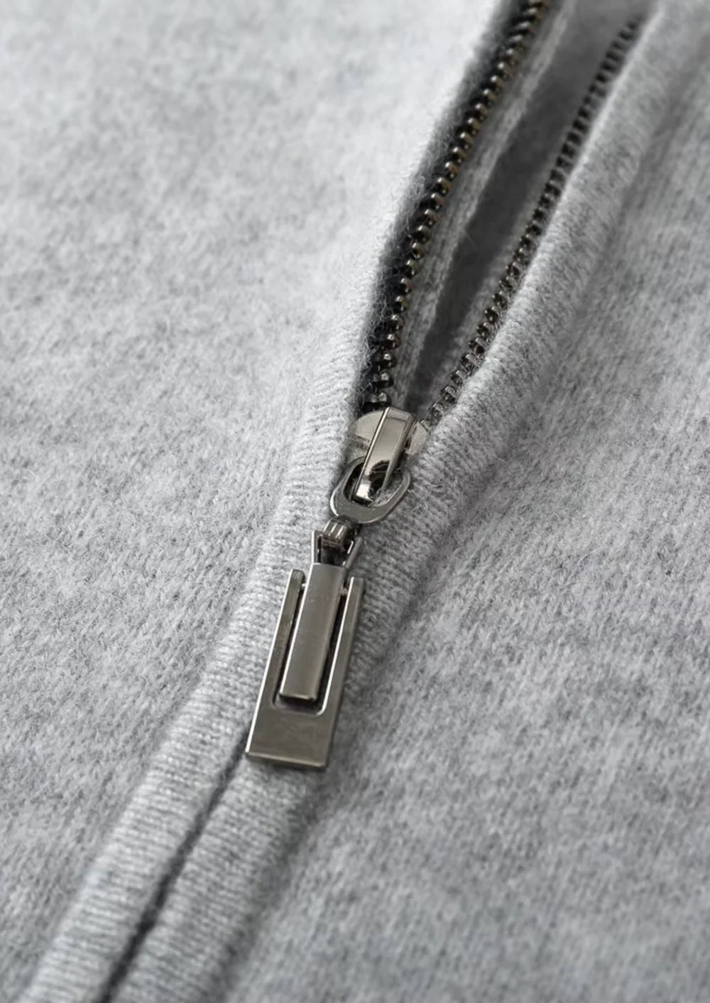 V-HALS CARDIGAN VAN ZUIVER EXTRA FIJN MERINOWOL