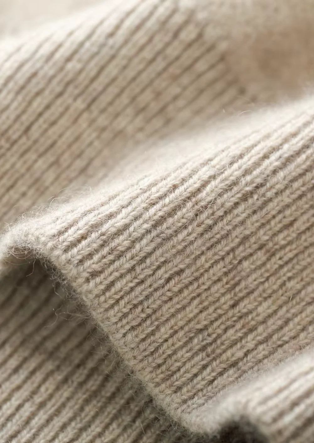 V-HALS CARDIGAN VAN ZUIVER EXTRA FIJN MERINOWOL
