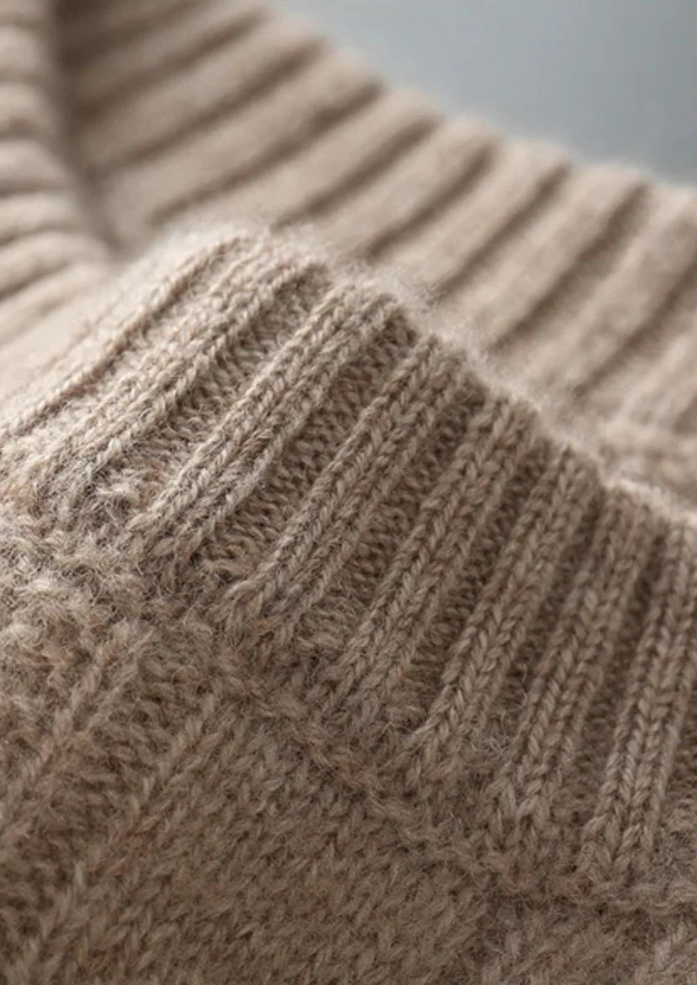 PURE EXTRA FIJNE MERINO WOL KABEL CREWNECK