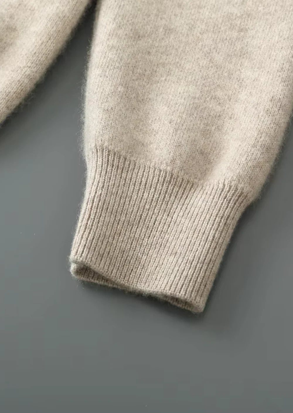 V-HALS CARDIGAN VAN ZUIVER EXTRA FIJN MERINOWOL