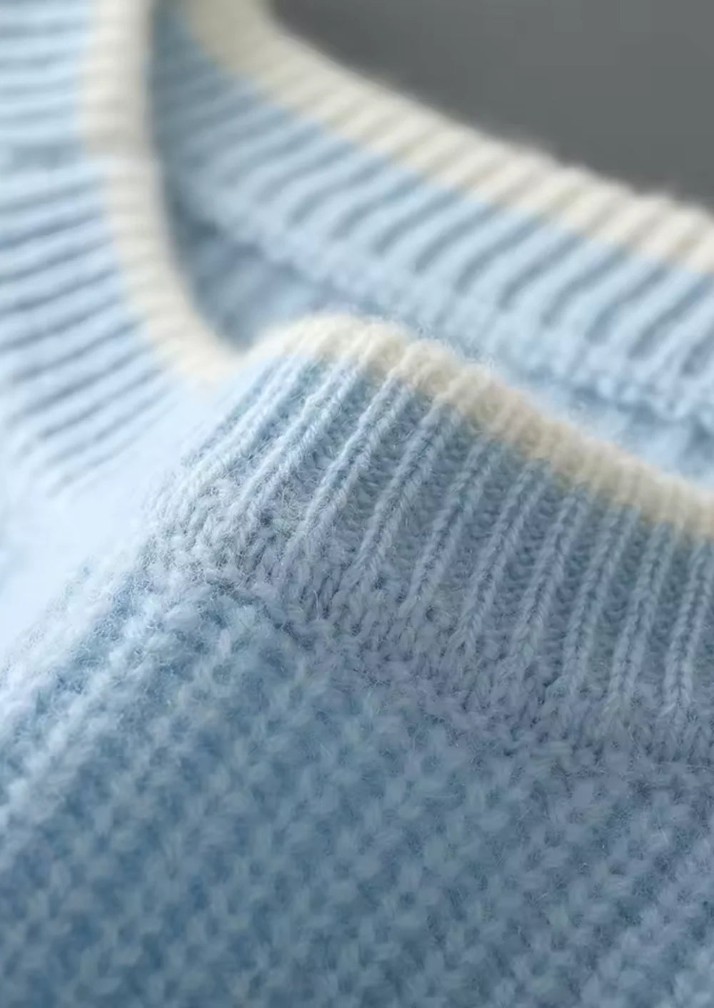 ZUIVERE EXTRA FIJNE MERINOWOL TWEEKLEURIGE CREWNECK