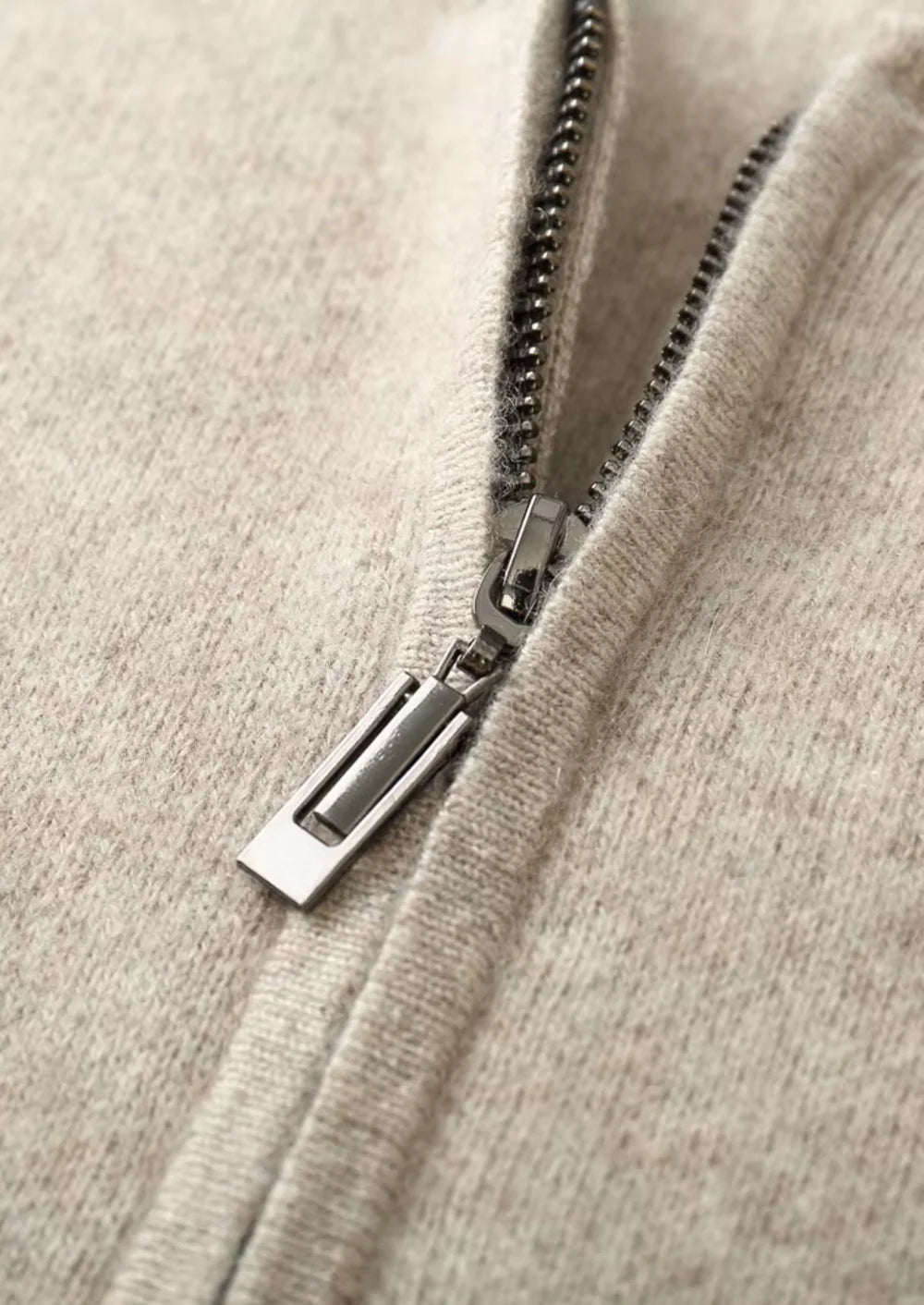V-HALS CARDIGAN VAN ZUIVER EXTRA FIJN MERINOWOL