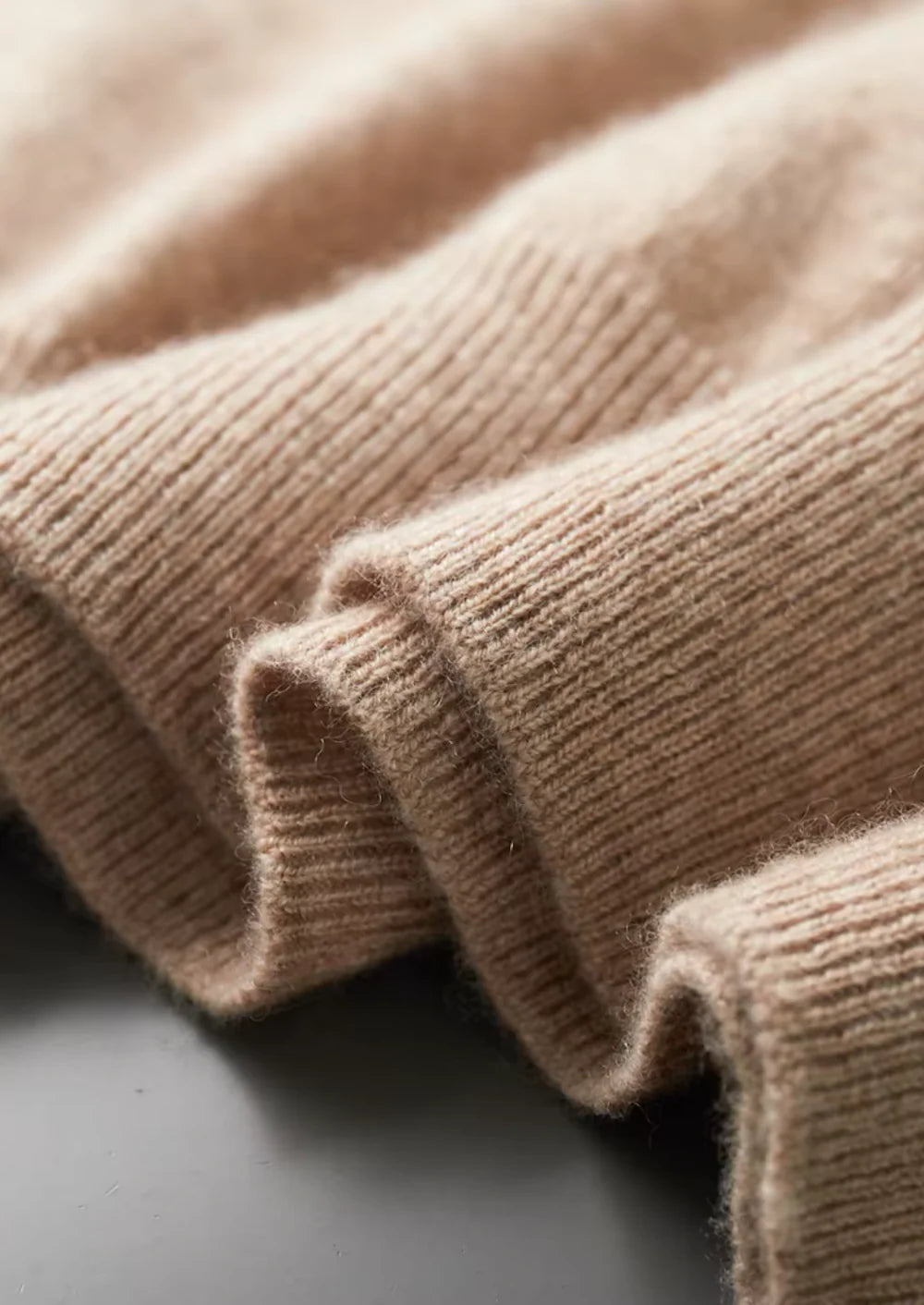 PREMIUM CASHMERE KLASSIEK T-SHIRT MET RONDE HALS