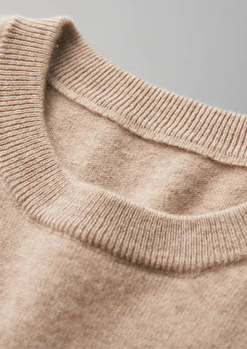 PREMIUM CASHMERE KLASSIEK T-SHIRT MET RONDE HALS