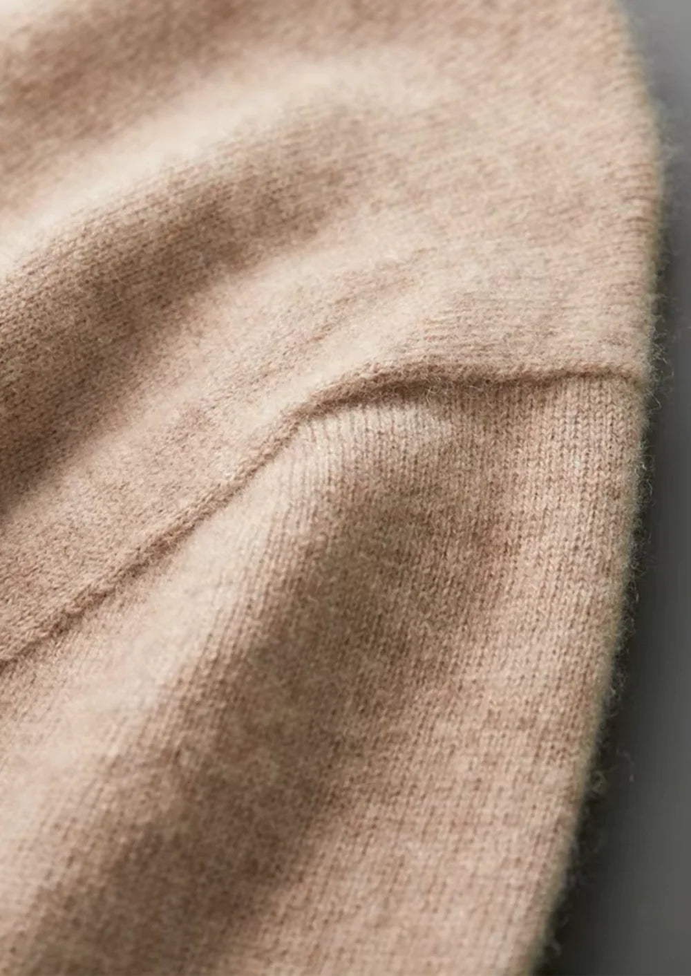 PREMIUM CASHMERE KLASSIEK T-SHIRT MET RONDE HALS