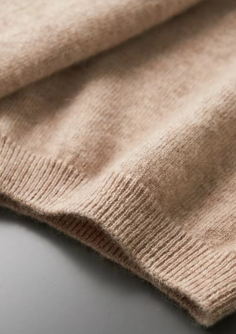 PREMIUM CASHMERE KLASSIEK T-SHIRT MET RONDE HALS
