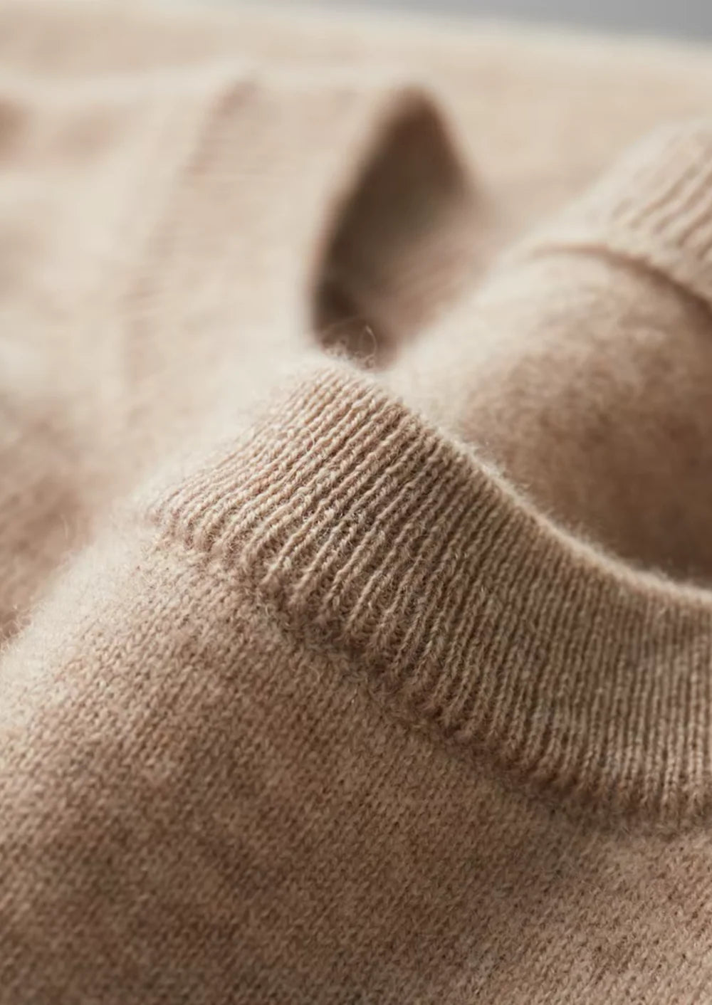 PREMIUM CASHMERE KLASSIEK T-SHIRT MET RONDE HALS