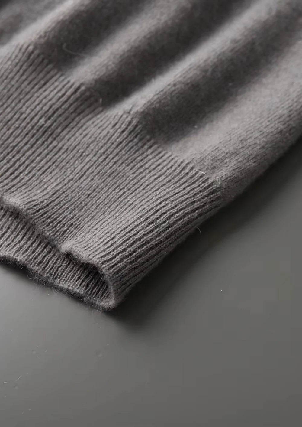 MIUM CASHMERE MOCK-NECK T-SHIRT