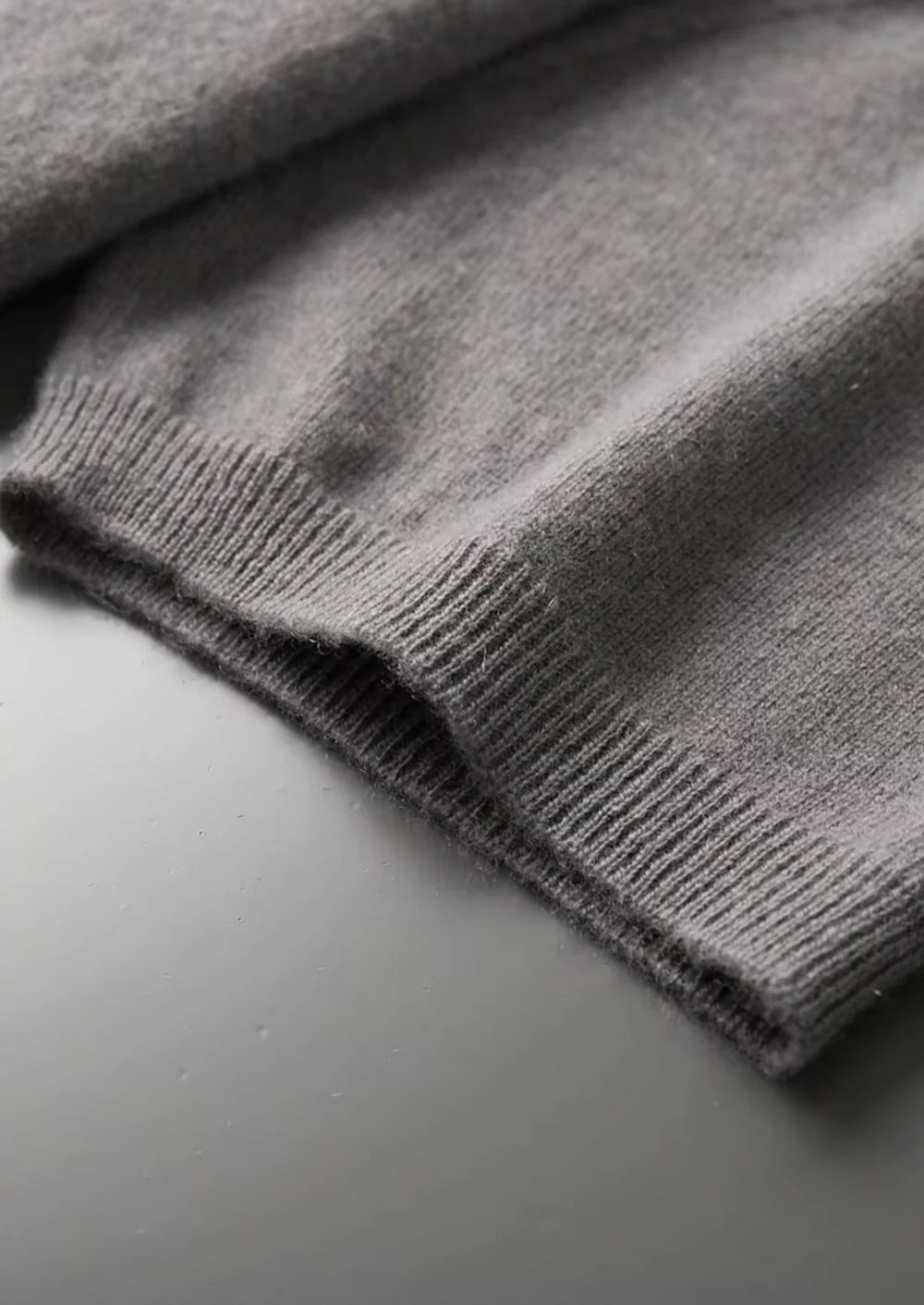 MIUM CASHMERE MOCK-NECK T-SHIRT