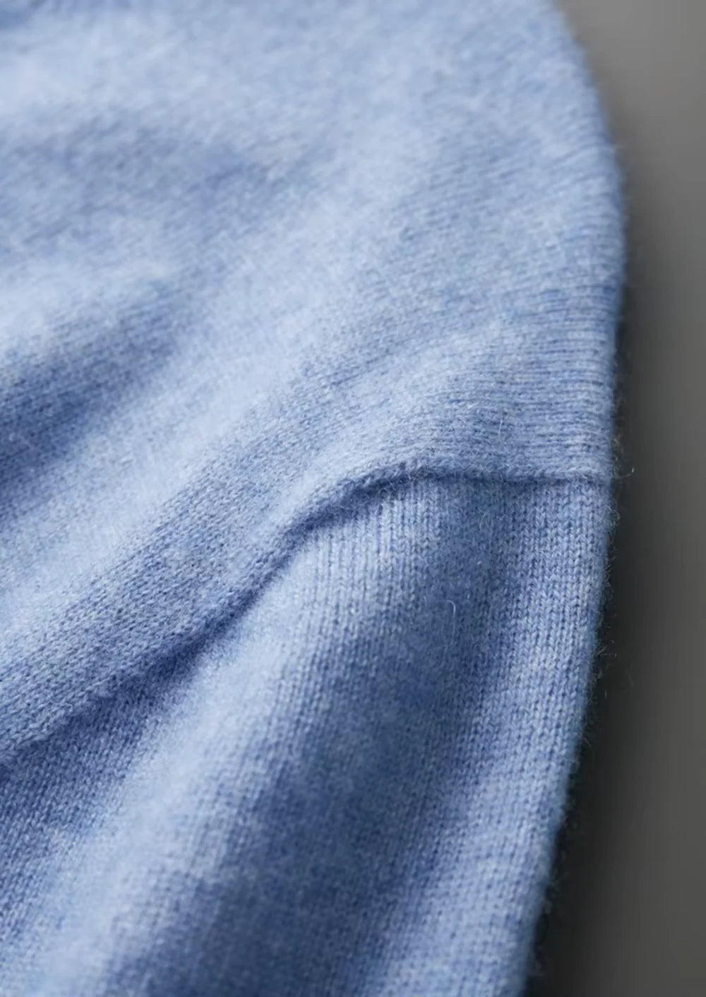 PREMIUM CASHMERE KLASSIEK T-SHIRT MET RONDE HALS
