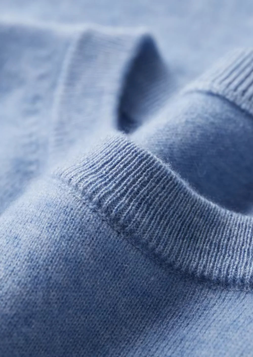 PREMIUM CASHMERE KLASSIEK T-SHIRT MET RONDE HALS
