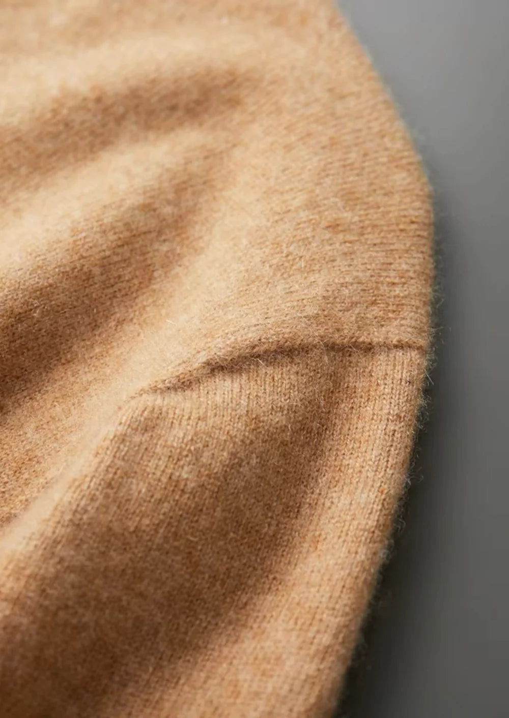 MIUM CASHMERE MOCK-NECK T-SHIRT