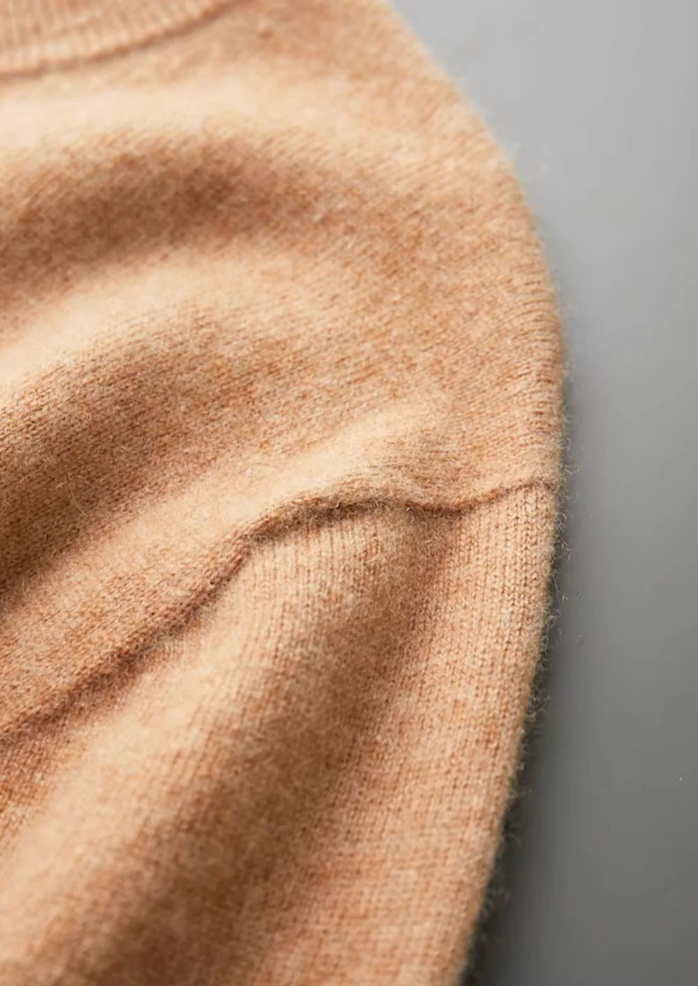 PREMIUM CASHMERE KLASSIEK T-SHIRT MET RONDE HALS