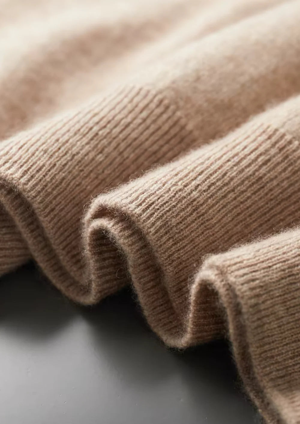 MIUM CASHMERE MOCK-NECK T-SHIRT