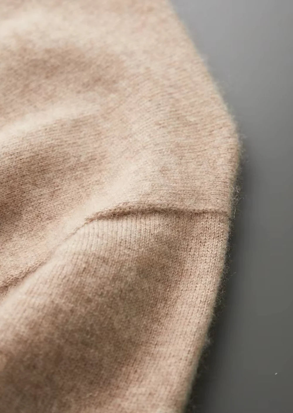 MIUM CASHMERE MOCK-NECK T-SHIRT