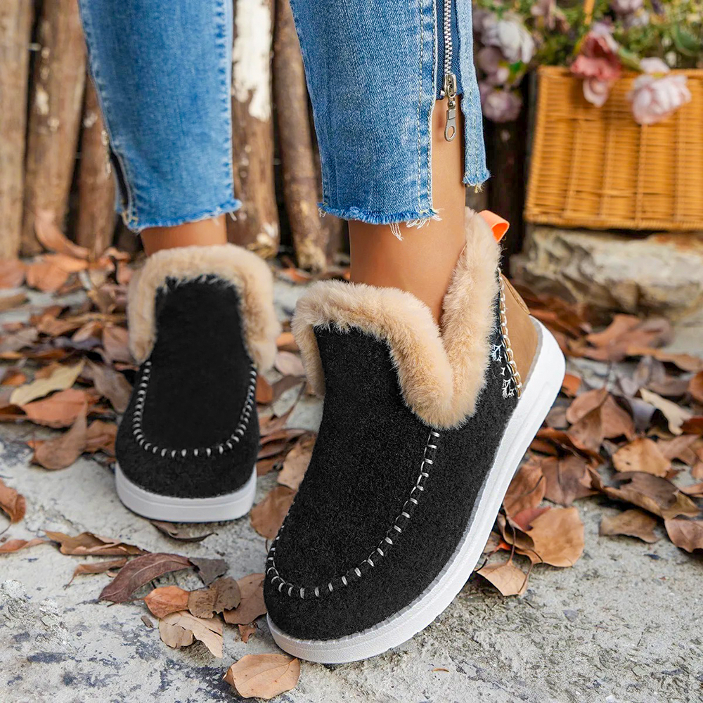Zachte enkellaarsjes van fleece, comfortabele, harige instappers voor de winter