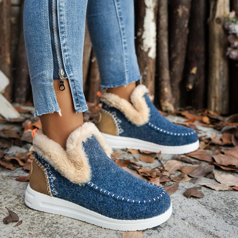 Zachte enkellaarsjes van fleece, comfortabele, harige instappers voor de winter